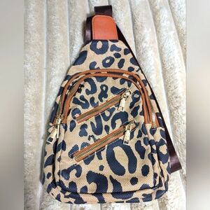 Zhen Meishi Leopard Print Crossbody Bag Lots of Pockets